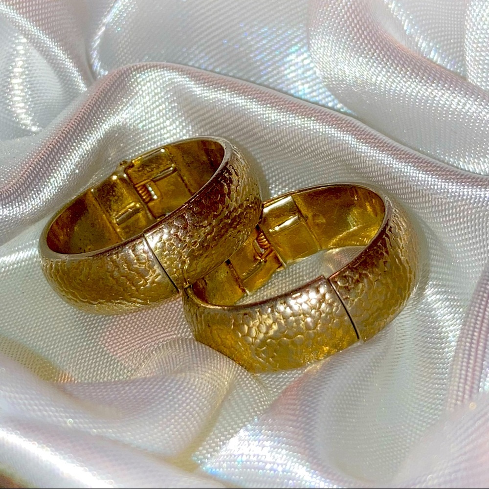 3/$25 Vintage 80s Gold Tone Clip On Earrings
